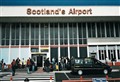 2004 Skottland Prestwick på flygplats precis anlända II.JPG